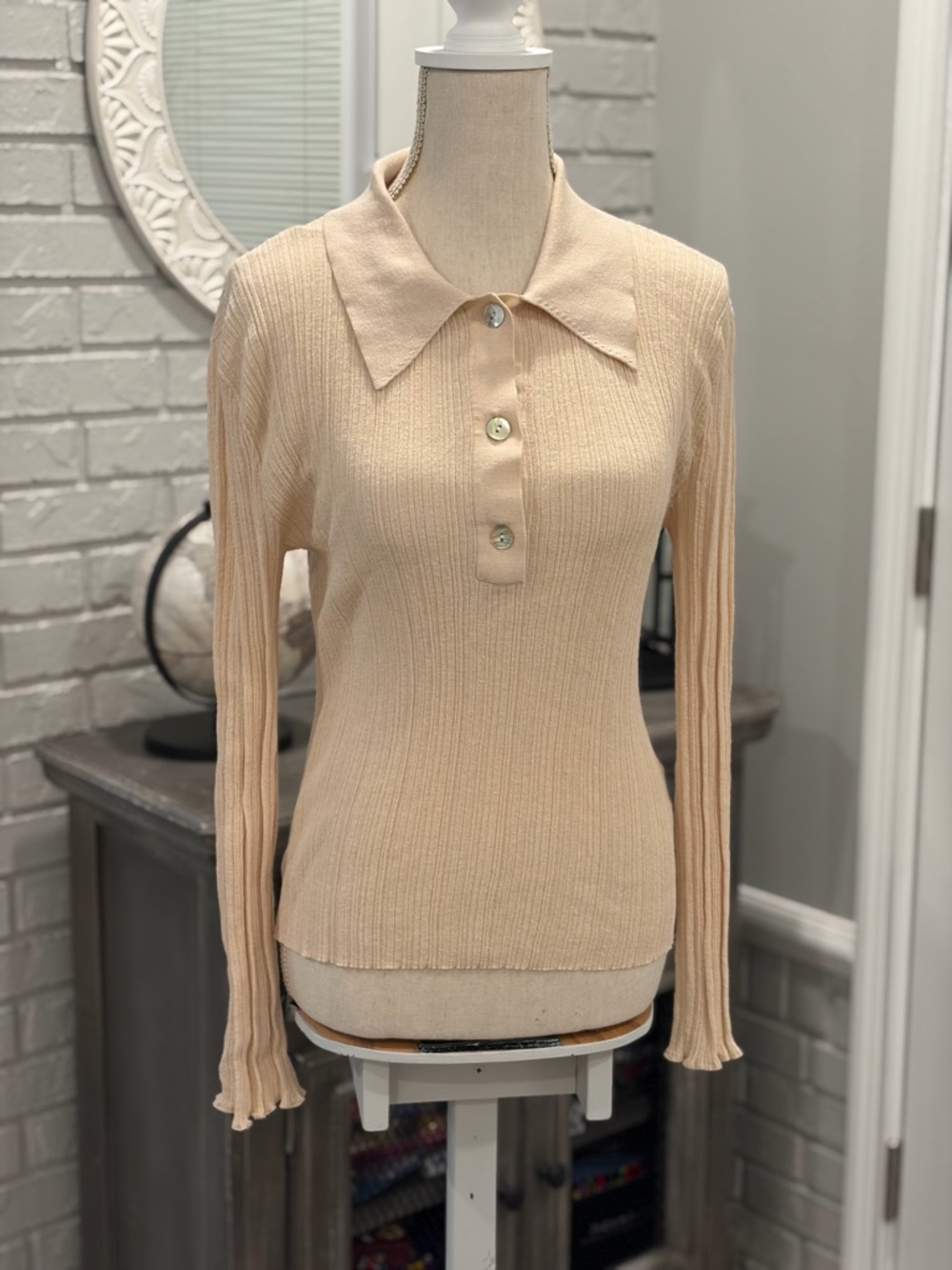 & OTHER STORIES Stockholm Ribbed V-Neck Polo Knit Fitted Top Linen Viscose beige